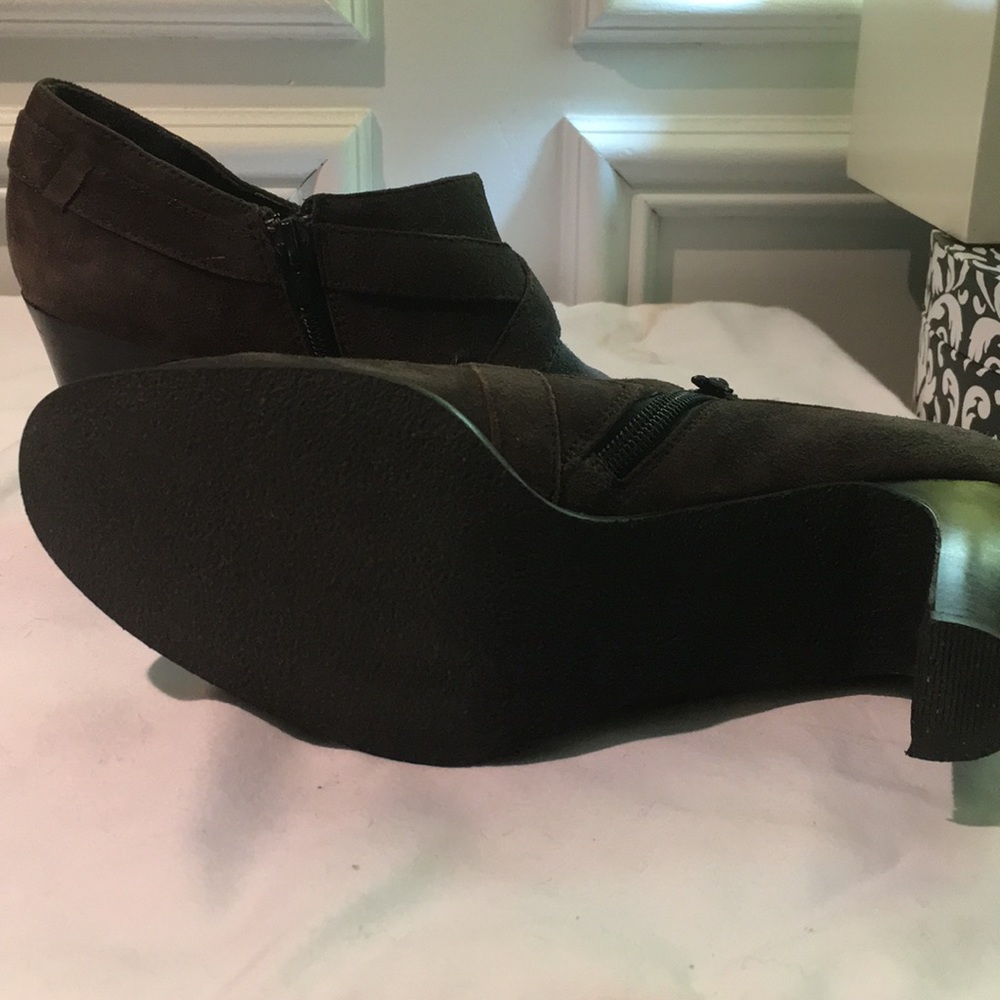 Suede side zip - Picture 2 of 2